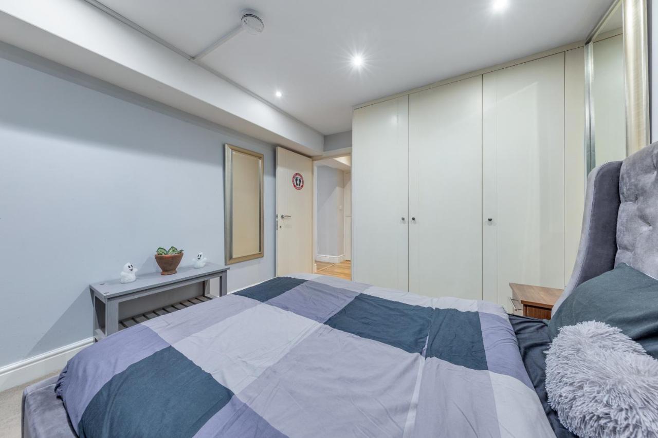 Elegant And Chic 2-Bedroom Basement Apartment In Paddington London Luaran gambar
