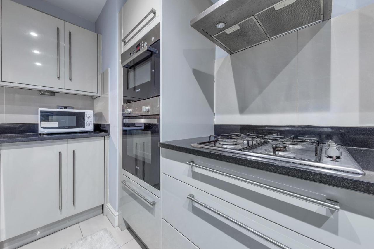 Elegant And Chic 2-Bedroom Basement Apartment In Paddington London Luaran gambar