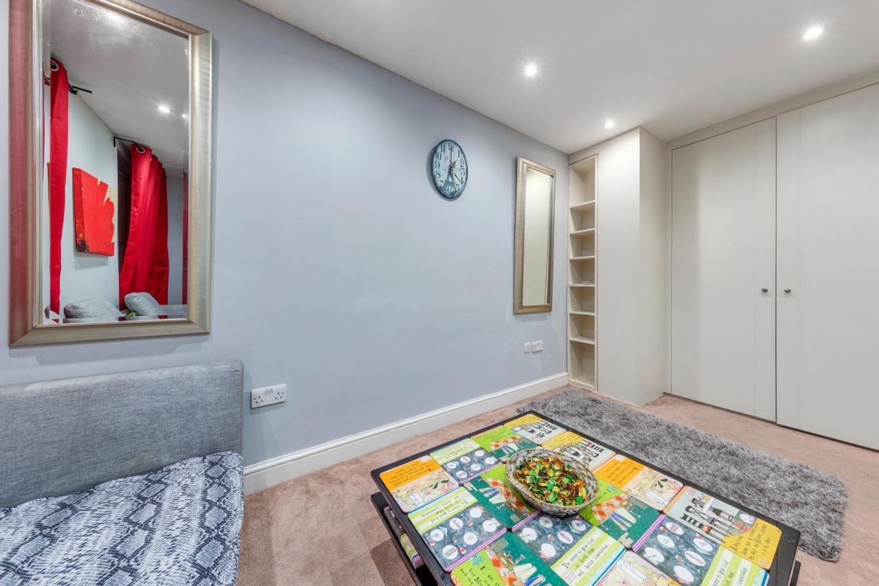 Elegant And Chic 2-Bedroom Basement Apartment In Paddington London Luaran gambar